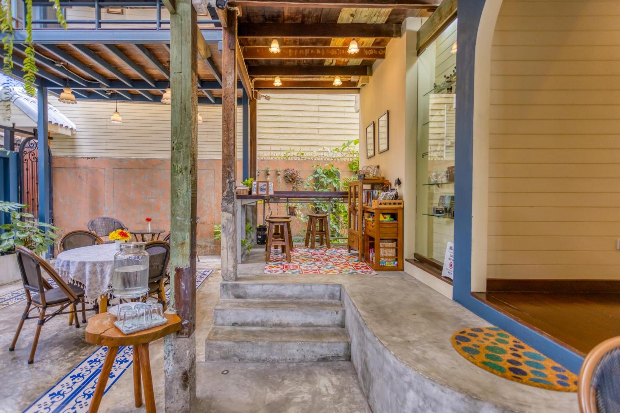 Priya Boutique House Bed & Breakfast Bangkok Luaran gambar